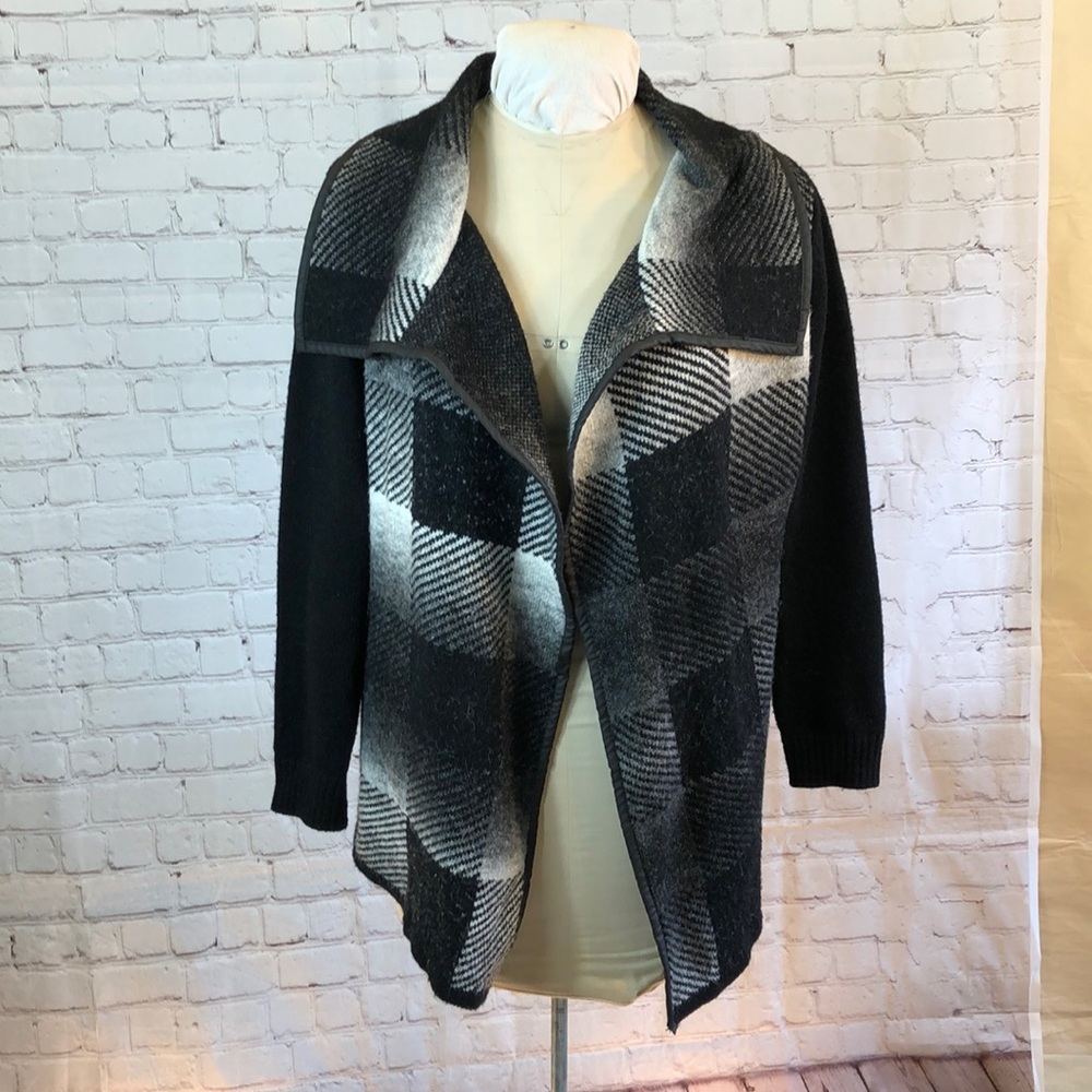AVA Cardigan Sweater Black White Plaid Large Collar & Lapel Large
